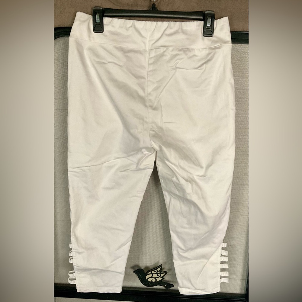 Capris - Picture 4 of 6